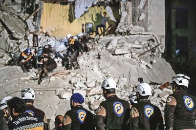 Sacan de Siria a 800 Cascos Blancos y a sus familias