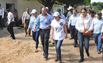 Titular del DIF recorre zonas afectadas por sismo en Chiapas