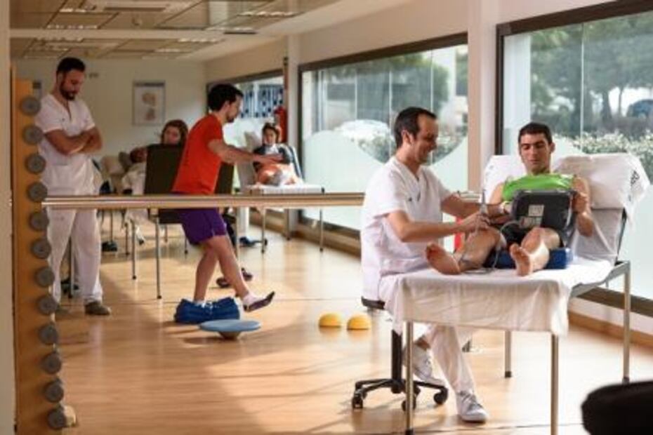 Estrenan academia de tenis que combina la más alta tecnología, diseño y complejo arquitectónico