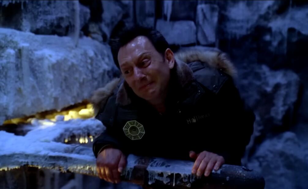 Las series de TV y streaming se vuelven parte de las pláticas del día a día: desde los años 60 se comenzó a popularizar la expresión "plot twist". En "Lost", el concepto creció con escenas en que girar una rueda llevaba a giros de la trama. Captura de pantalla.