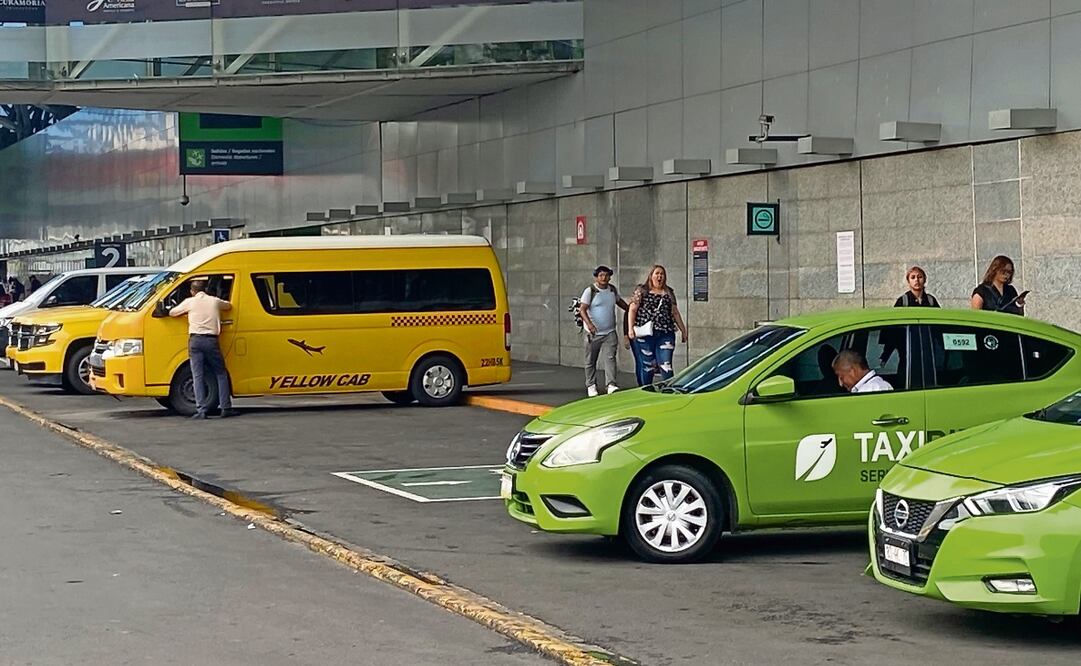 Conamer canceló proyecto de cambios de Reglamento de Autotransporte Federal que pretendía regular el acceso de taxis de plataforma al AICM. Foto: Archivo EL UNIVERSAL