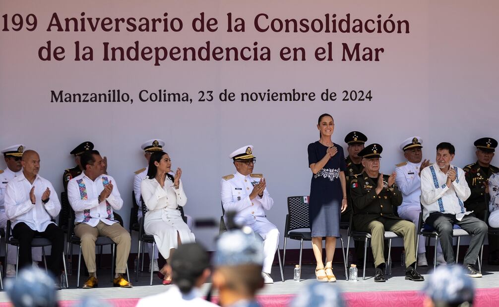 La presidenta Claudia Sheinbaum Pardo encabezó la Ceremonia Conmemorativa de la Consolidación de la Independencia en el Mar, en Manzanillo, Colima. Foto: Hugo Salvador / El Universal
