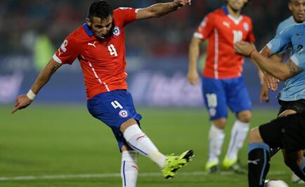 Chile termina los "fantasmas" y pasa a semifinales