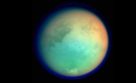 NASA halla nube nociva de hielo en Titán, luna de Saturno