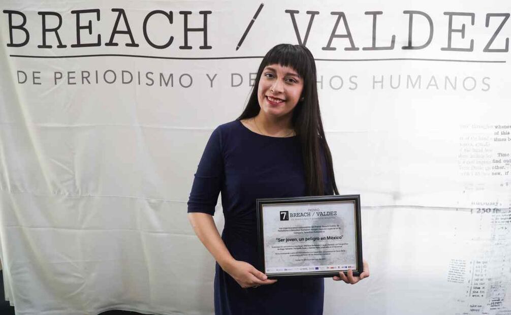 Mariana Betanzos recibe Premio Breach Valdez de Periodismo y Derechos Humanos / Foto: Carlos Mejía. EL UNIVERSAL
