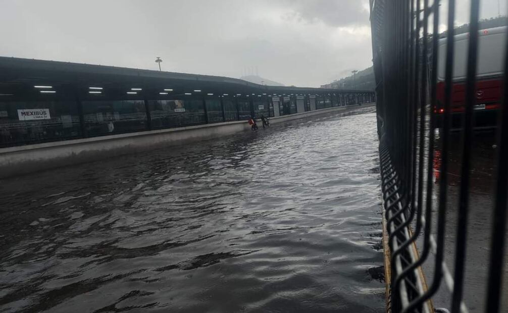 Las fuertes lluvias en la Ciudad de México han ocasionado inundaciones, caídas de árboles y caos vial. Fotos: Especial