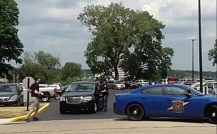 Two bailiffs and suspect killed in shootout at Michigan courthouse