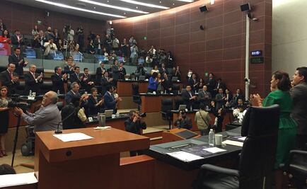 Congreso rinde homenaje a Juan Gabriel