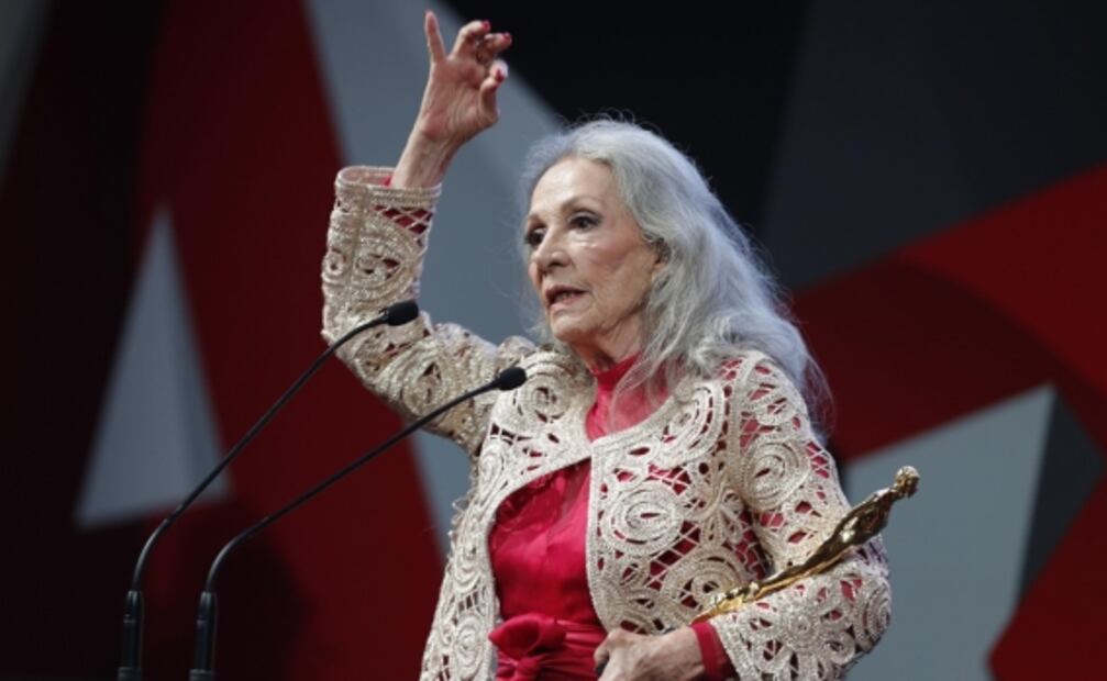 Isela Vega: de estar en "degenerada" fiesta hippie a ser encarcelada por "inmoral"