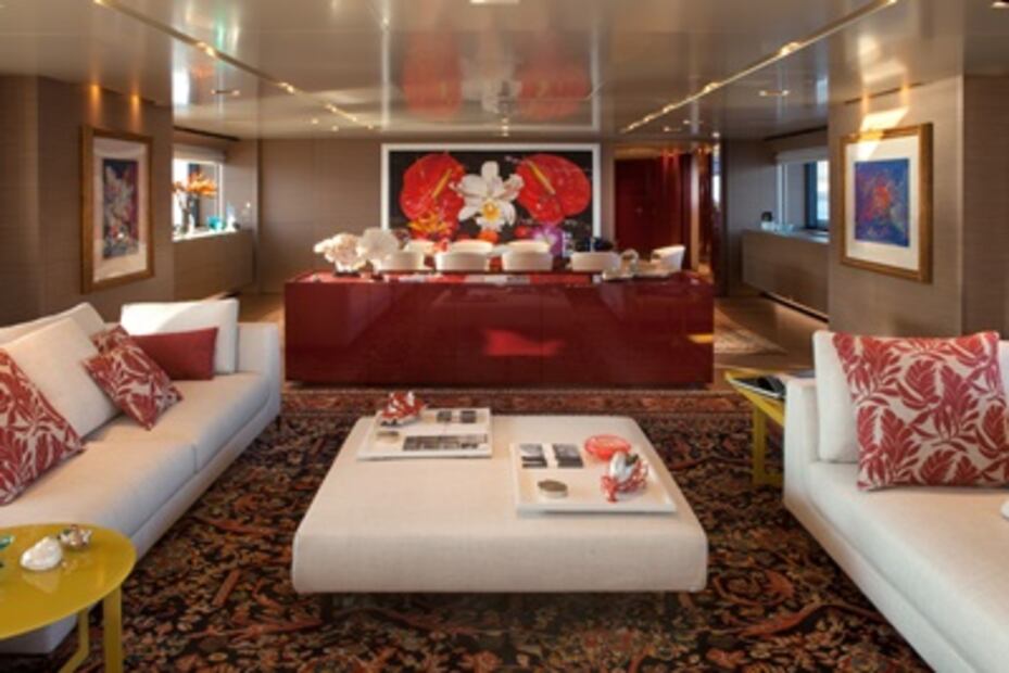 Superyate Saramour intervenido por Francesco Paszkowski