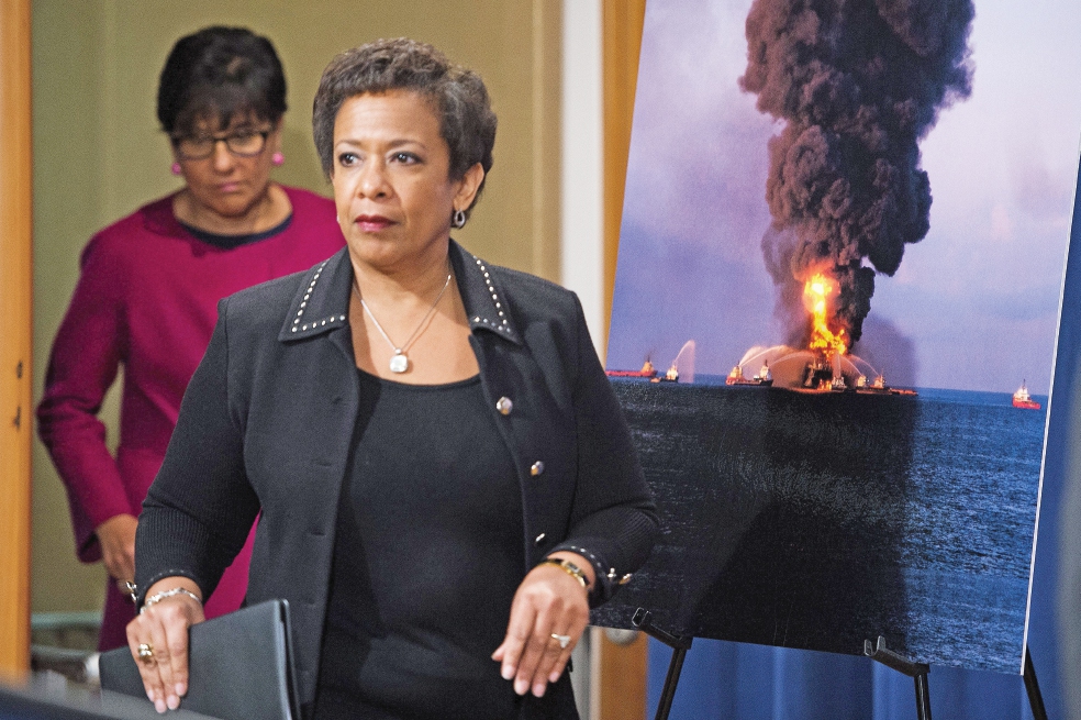 La fiscal general de Estados Unidos, Loretta Lynch, concluyó con éxito el litigio que empezó su antecesor, Eric Holder, hace cinco años contra BP (ESPECIAL)