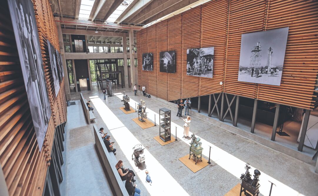 Las instalaciones de la Cineteca Chapultepec están prácticamente terminadas; la taquilla y la cartelera, al igual que la cafetería, ya listas para recibir público. Fotos: de Gabriel Pano. El Universal