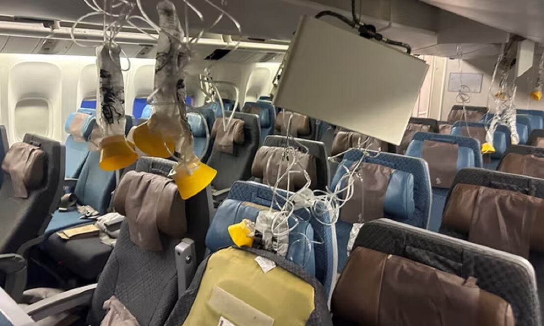 Turbulencias desataron el pánico en un vuelo de Singapore Airlines, que sufrió daños debido al fenómeno. FOTO: CAPTURA