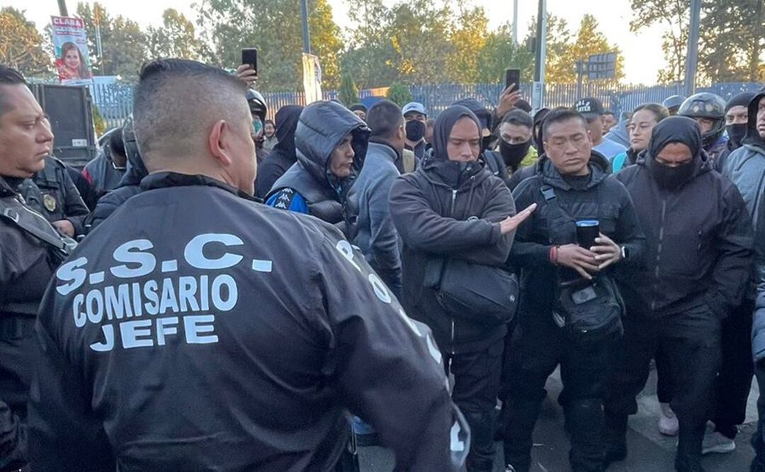 Policías metropolitanos se manifiestaron contra su mando "Zorro" por abusos laborales. Foto: Especial