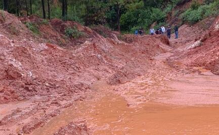 Deslaves dejan incomunicadas a 10 comunidades en Oaxaca; autoridades y pobladores piden apoyo