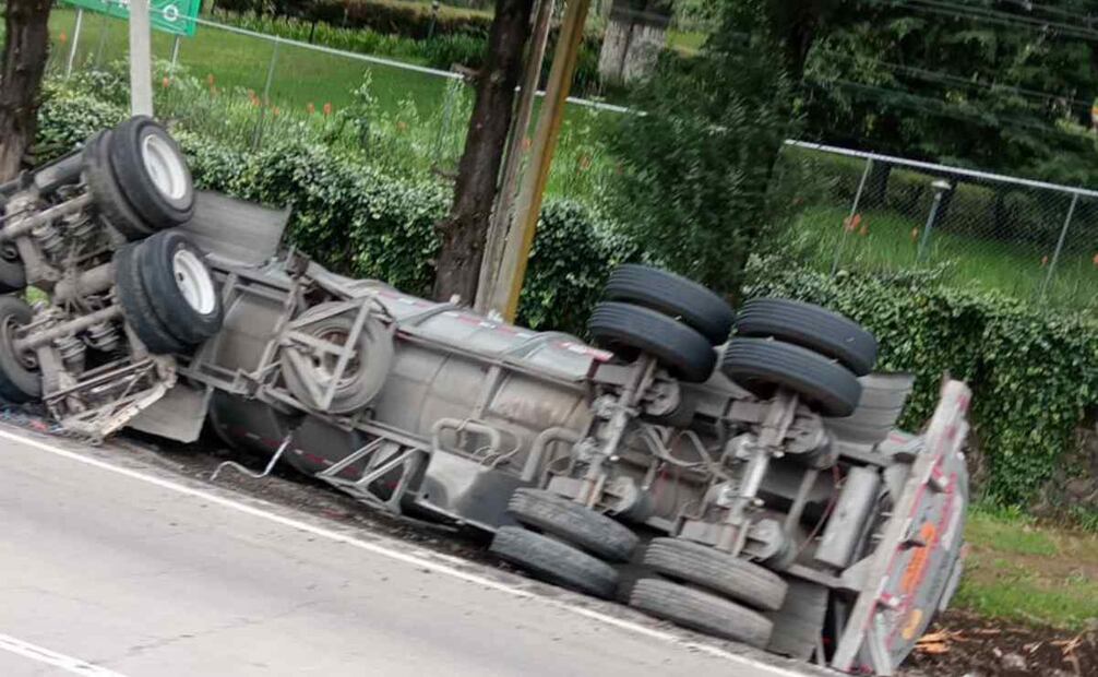 El ayuntamiento de Ocoyoacac informó que corporaciones de emergencia se mantienen laborando en el sitio. Foto: Especial