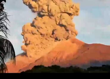 Volcán Kanlaon entra en erupción en Filipinas con enorme columna de ceniza; podría elevarse nivel de alerta 4