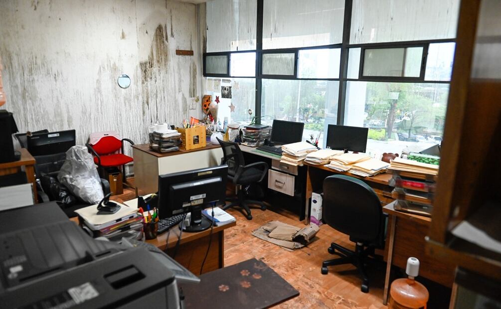 Incendio en palacio municipal de Naucalpan no afectó la estructura. Foto: Especial