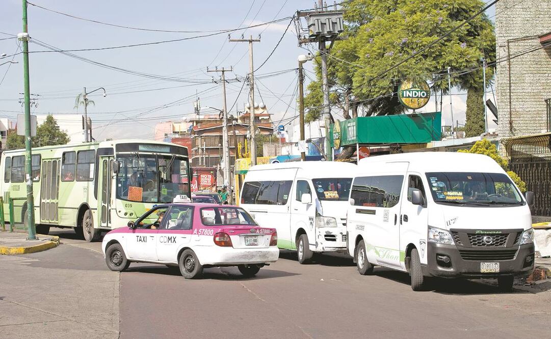 El documento refiere que hay escaso control de la operación en el transporte, lo que redujo la calidad del servicio. Foto: ARCHIVO EL UNIVERSAL