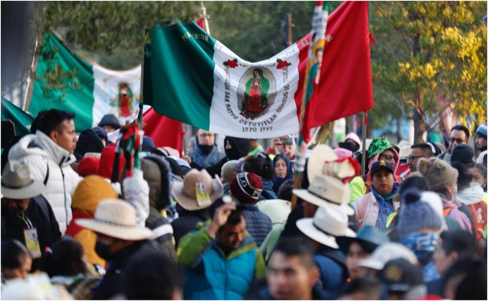 Peregrinos del Edomex rumbo a la Basílica de Guadalupe.  Foto: Jorge Alvarado