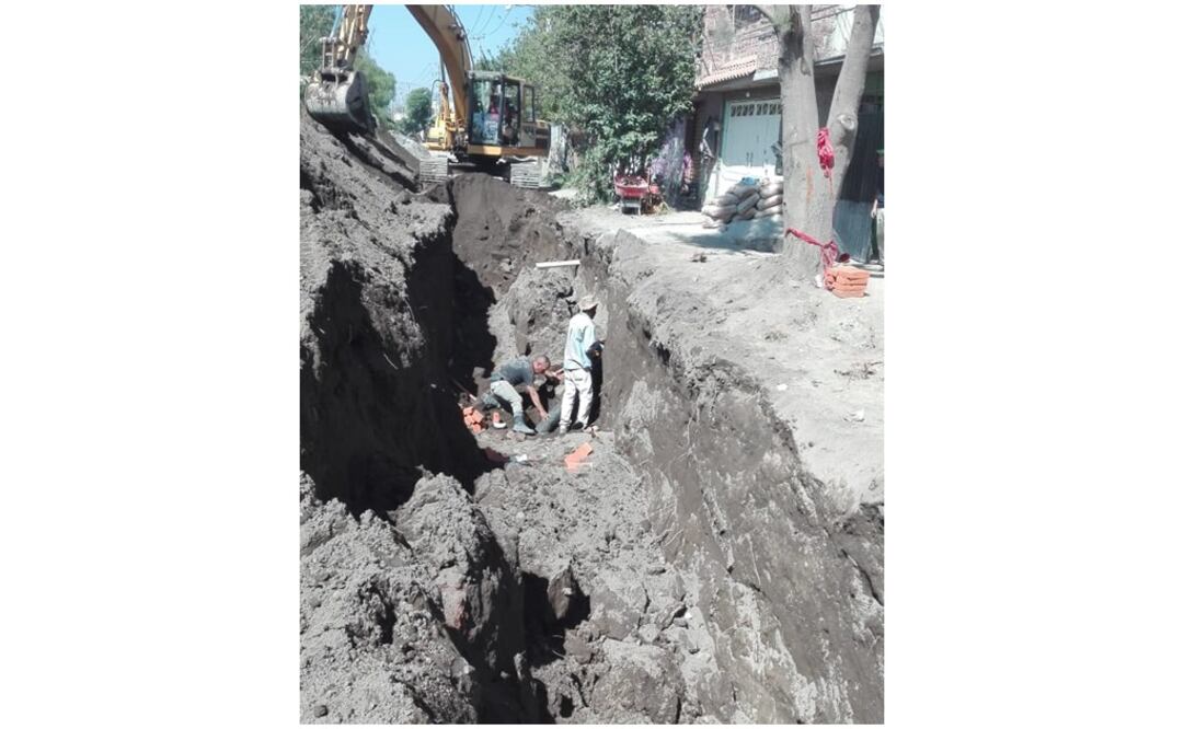 Sus propios compañeros los rescataron y fueron trasladados a un hospital de Texcoco para su atención. (Fotografía: Especial )