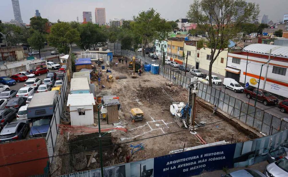 La zona está bajo resguardo por hallazgo de restos óseos en construcción de la Cuauhtémoc (10/07/2025). Foto: Luis Camacho / EL UNIVERSAL