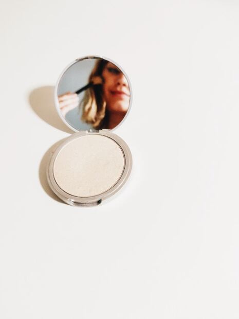 Los riesgos de usar maquillaje pirata