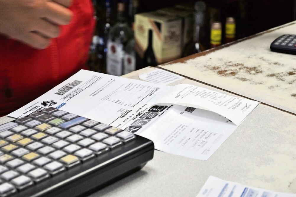 De acuerdo con la Condusef, hasta el momento, los bancos tienen reconocidos oficialmente 2 mil 674 casos de robo de identidad (ARCHIVO EL UNIVERSAL)