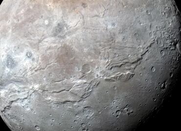 Nueva evidencia de un océano a gran profundidad en Plutón