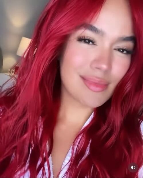 Rosalía y Karol G tienen el tinte de pelo rojo que muchas queremos