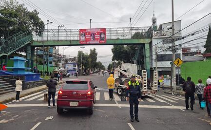 Bloquean avenida Camino real en Álvaro Obregón por falta de agua; vecinos exigen suministro