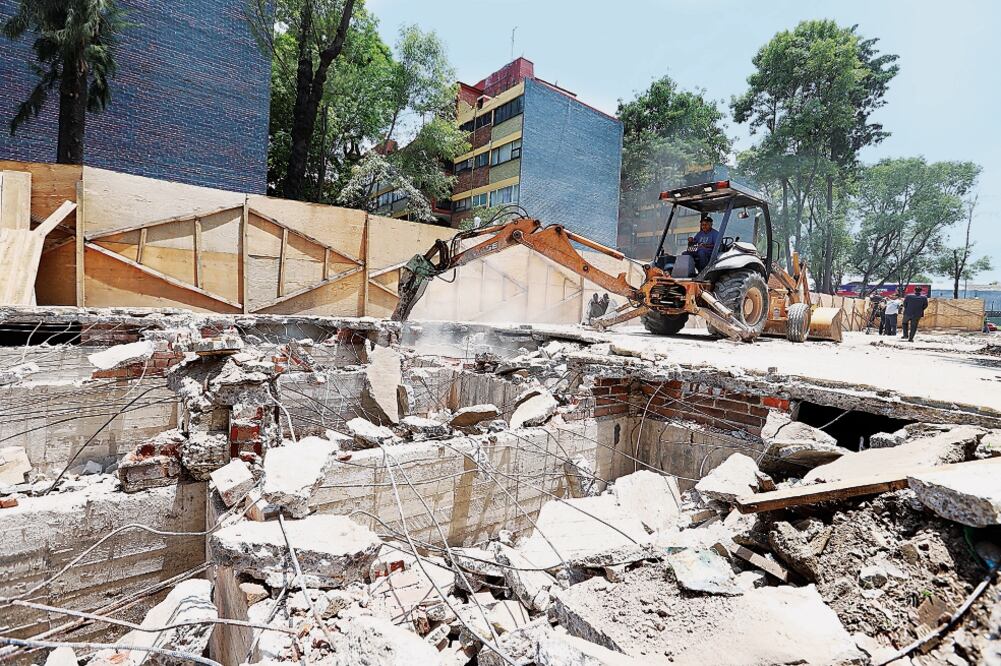 Modificar el horario del simulacro depende de la Secretaría de Protección Civil, así lo explicó el comisionado para la Reconstrucción, Édgar Tungüí, quien dijo que harán llegar a nombre de los damnificados la petición (ARCHIVO EL UNIVERSAL)