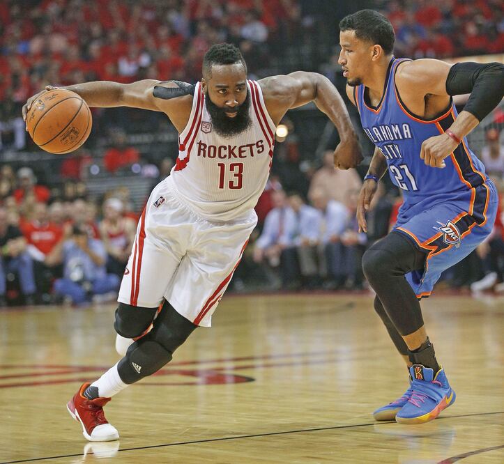 James Harden, listo para la ronda de semifinales con los Rockets (BOB LEVEY. AFP)