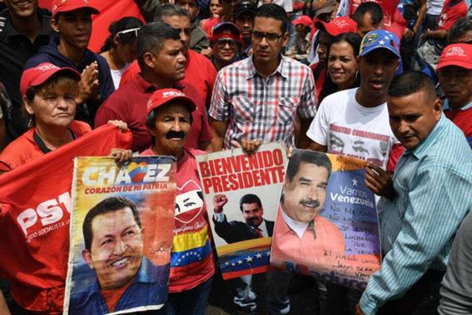 Lanzan bombas lacrimógenas contra manifestaciones opositoras en Caracas
