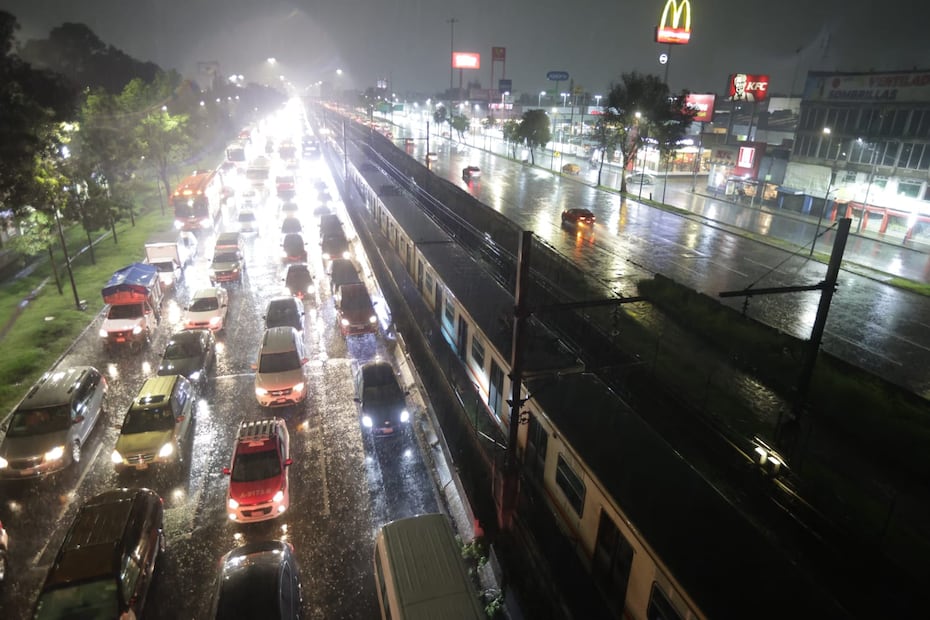 La línea A del Metro suspendió el servicio en 5 estaciones a causa de las fuertes lluvias de este sábado 27 de septiembre. Foto: Francisco Rodríguez