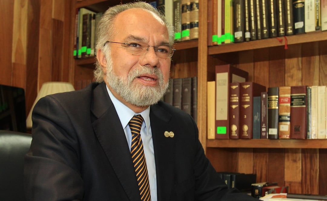 Doctor Jesús Orozco Henríquez, coordinadores del libro sobre el análisis técnico de las 20 reformas del Ejecutivo Federal. Foto: Archivo / EL UNIVERSAL