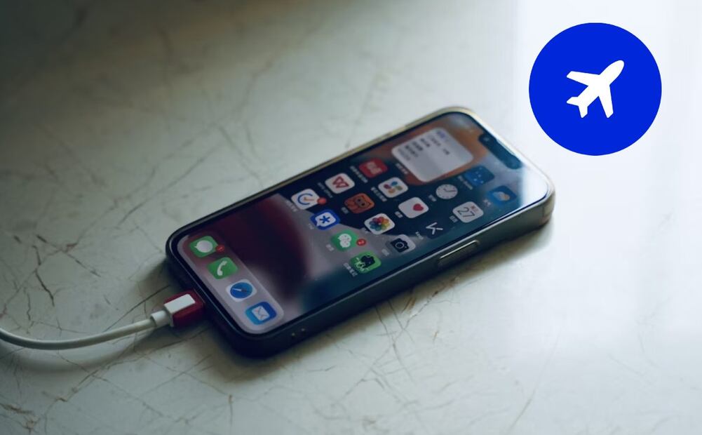 ¿Qué pasa si cargas tu celular en modo avión? Imagen: Unsplash