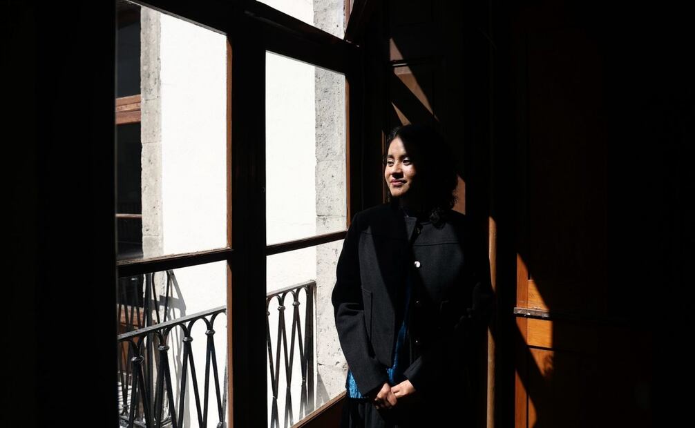 Nadia López García definió la escritura como una posibilidad de enunciarse desde una cuestión política y ética. Foto: Berenice Fregoso/ EL UNIVERSAL