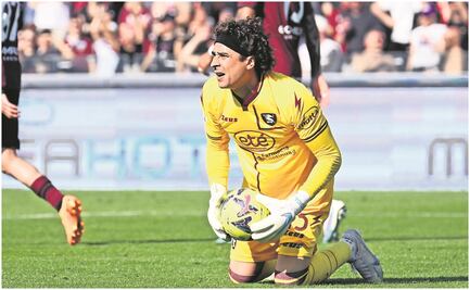 Memo Ochoa y el peculiar homenaje que le rindió la afición del Salernitana 