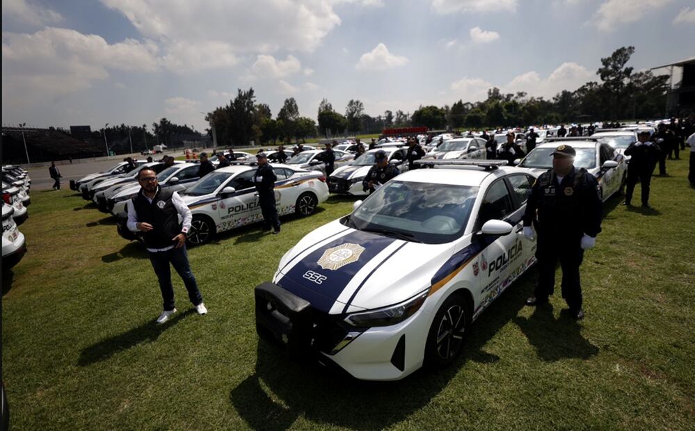 Dan banderazo de salida a 3 mil 500 nuevas patrullas que renovarán el parque vehicular de la Secretaría de Seguridad Ciudadana de la Ciudad de México, en el estadio GNP, el jueves 24 de julio de 2025. Foto: Diego Simón Sánchez/EL UNIVERSAL