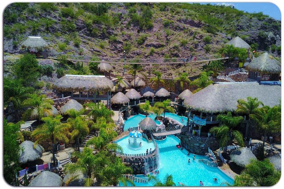 En el Géiser, el vapor que expulsa el respiradero crea un spa natural. (Foto: Facebook Géiser Balneario Spa)