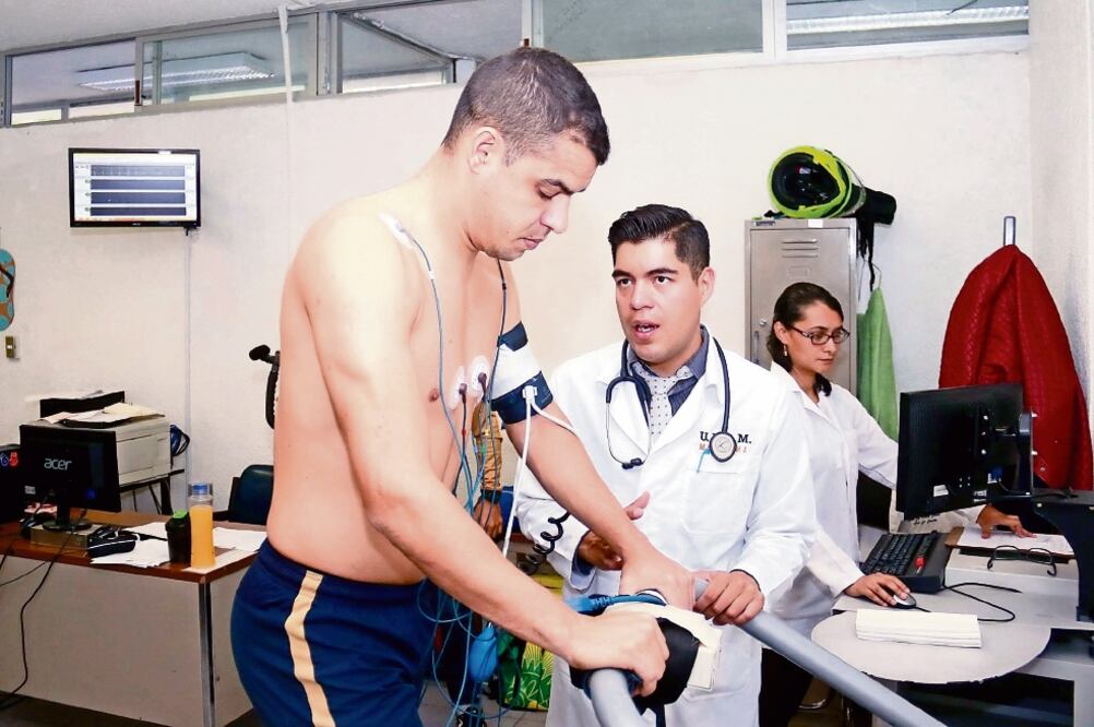 Pumas realizó pruebas médicas sin tres de sus refuerzos: Joffre Guerrón, Néstor Calderón y Mauro Formica; este último aún con actividad en la liga argentina. La pretemporada inicia en Acapulco (17 al 24 de junio). C. Mendoza (CLUB UNIVERSIDAD)