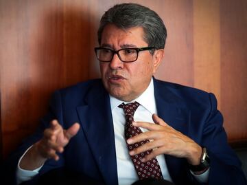 Pide Monreal a su bancada “serenar los ánimos” y cambiar pregunta de revocación de mandato