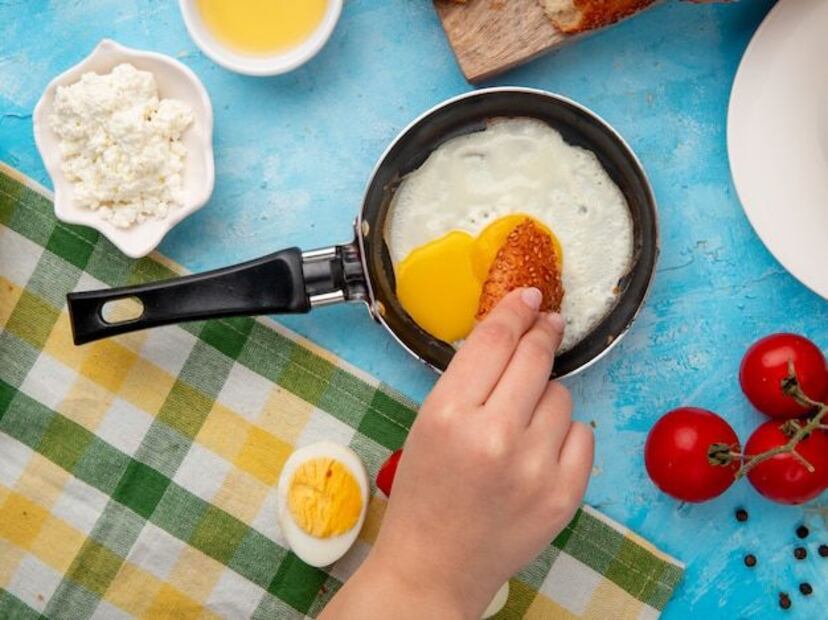 El huevo es un alimento completo y accesible que aporta múltiples beneficios para la salud. Fuente: Freepik.