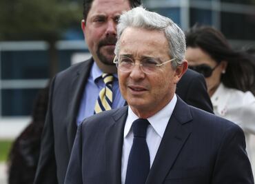 Partido de Álvaro Uribe rechaza nuevo acuerdo con FARC