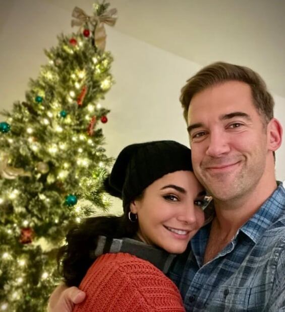 Martha Higareda enloquece a su novio con esta foto en bikini 