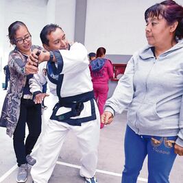 Mujeres de Ecatepec aprenden a defenderse