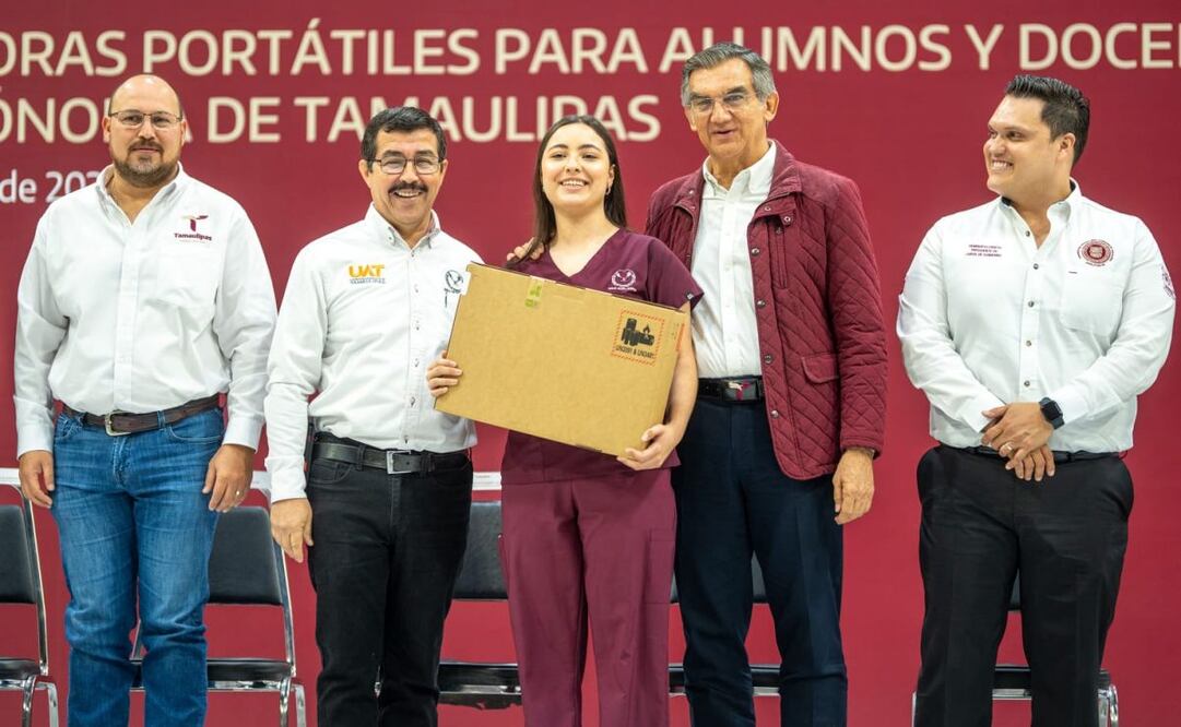 Entregan 5 mil computadoras portátiles a estudiantes y docentes de la Universidad Autónoma de Tamaulipas (02/12/2024). Foto: Especial
