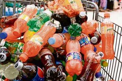 Inflación y salud no quitan la sed de refresco: sube consumo
