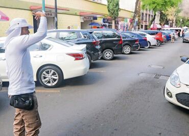 Gobierno de CDMX presentará regulación de franeleros en próximos días; habrá “medidas fuertes”, dice Clara Brugada